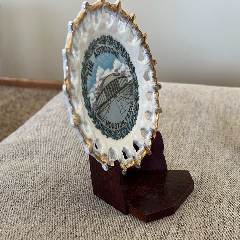 Vintage 5" Houston Astrodome Commemorative Plate - Picture 4 of 4